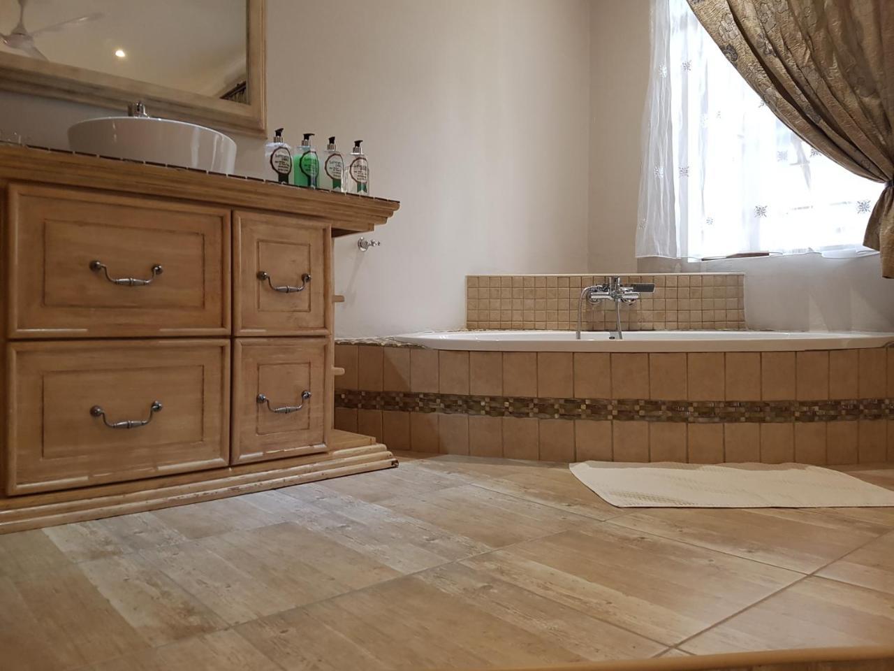 Summerset Place Country House Бела-Бела Номер фото